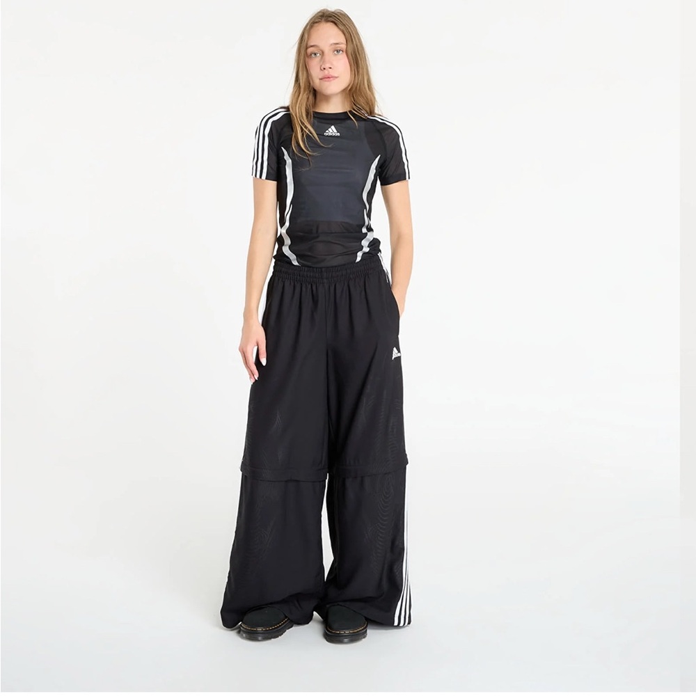 WOMEN’S ADIDAS ADILENIUM SEASON 4 TEAMGEIST
OVERSIZED TRACK PANTS
